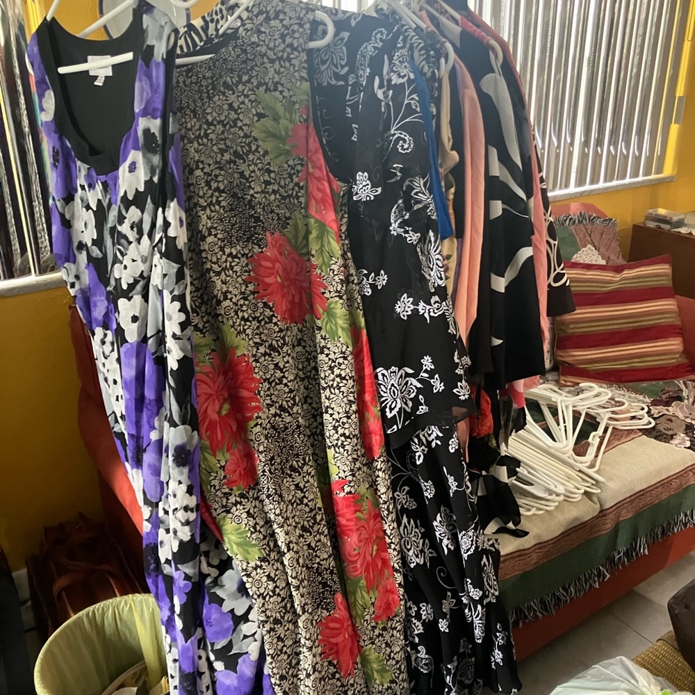 Women’s clothing brand new med to plus sizes
